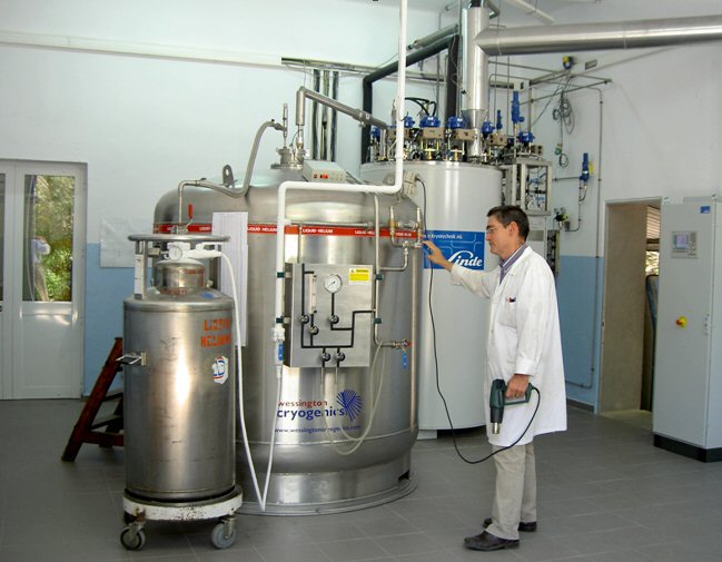 Linde L70 - Helium Liquefier (63 kb)